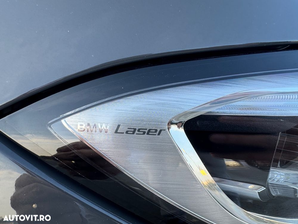 BMW Seria 3 330i xDrive AT - 10