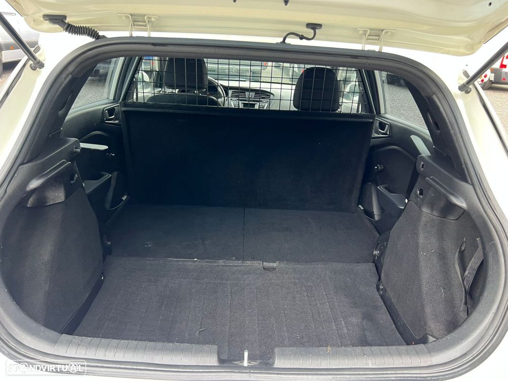 Hyundai i20 1.1 CRDi Urban - 7