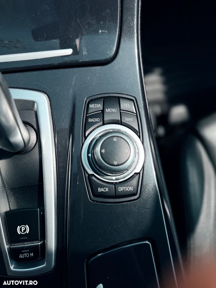 BMW Seria 5 520d xDrive Touring Aut. - 28