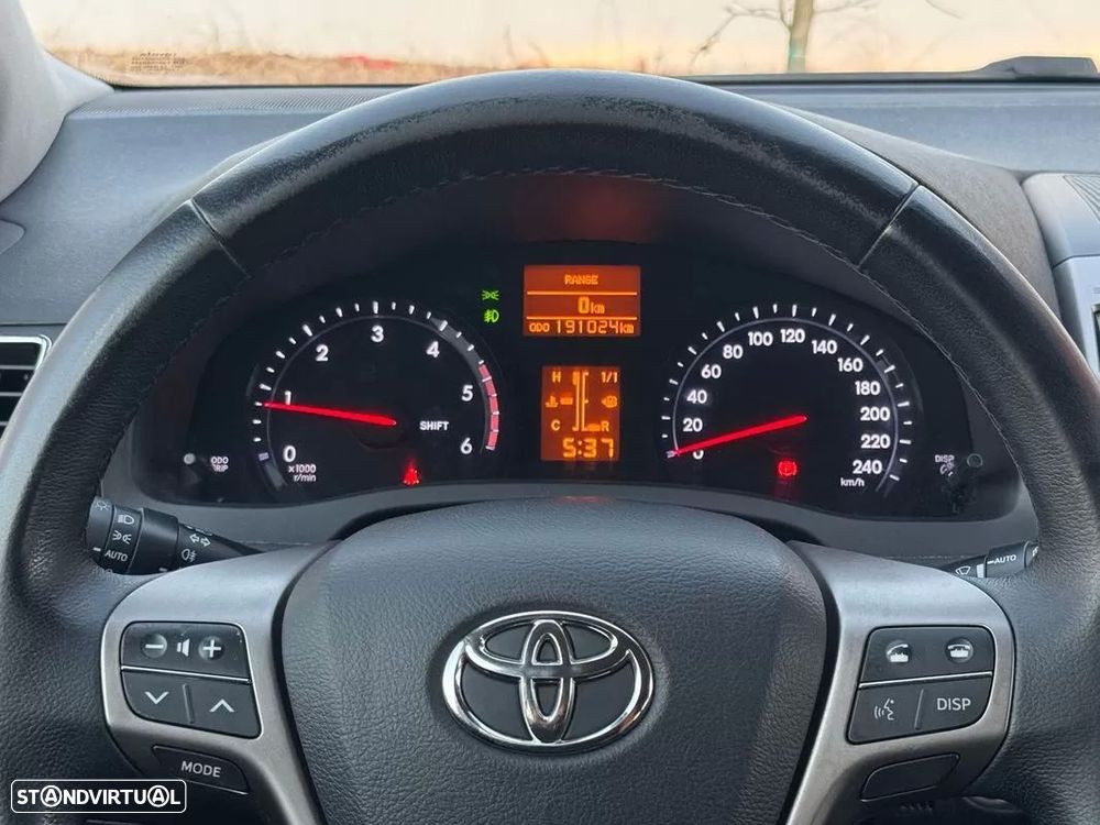 Toyota Avensis SW 2.0 D-4D Exclusive +Navi - 15