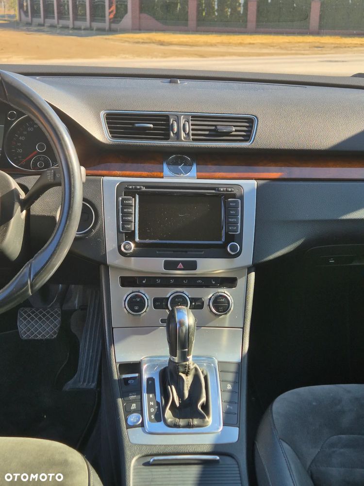 Volkswagen Passat Variant 2.0 TDI Highline R-Style DSG - 13