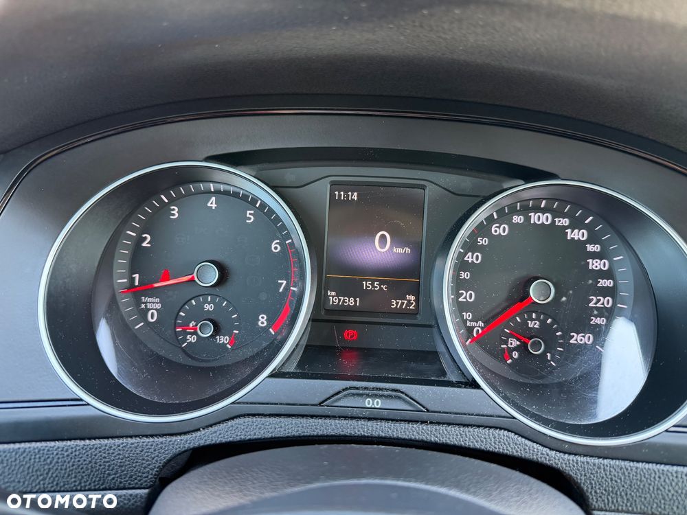 Volkswagen Passat - 21