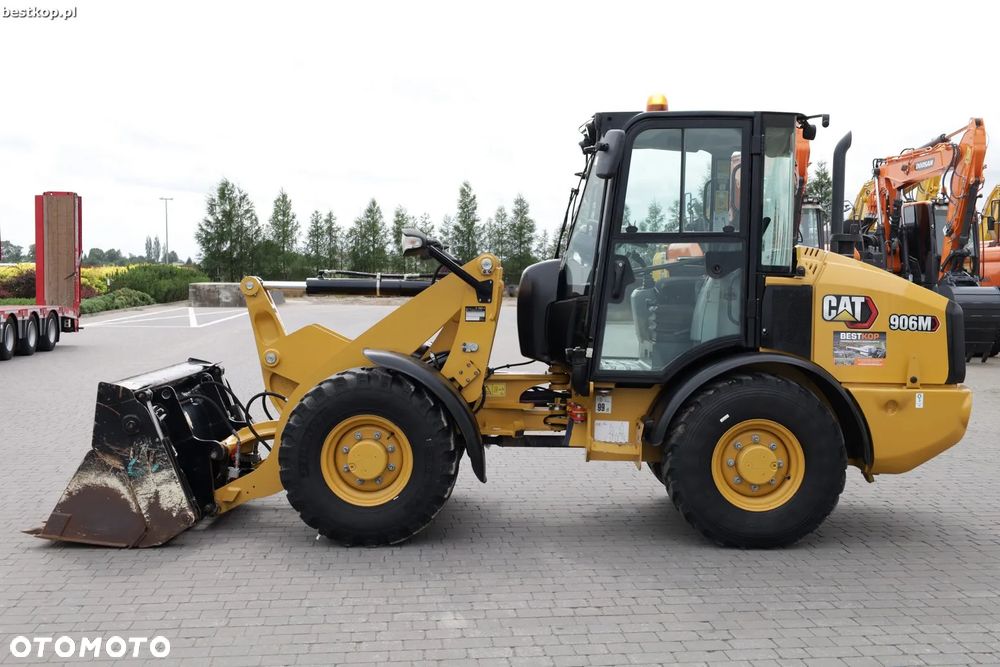 Caterpillar CAT 906M - 13