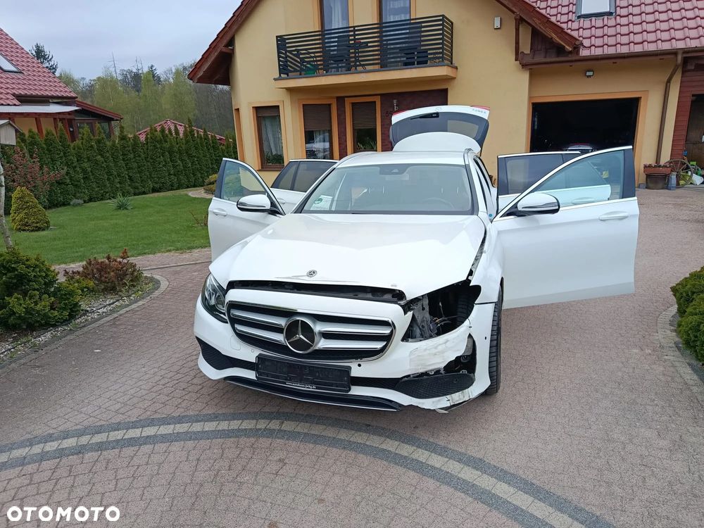 Mercedes-Benz Klasa E 220 d 9G-TRONIC - 13