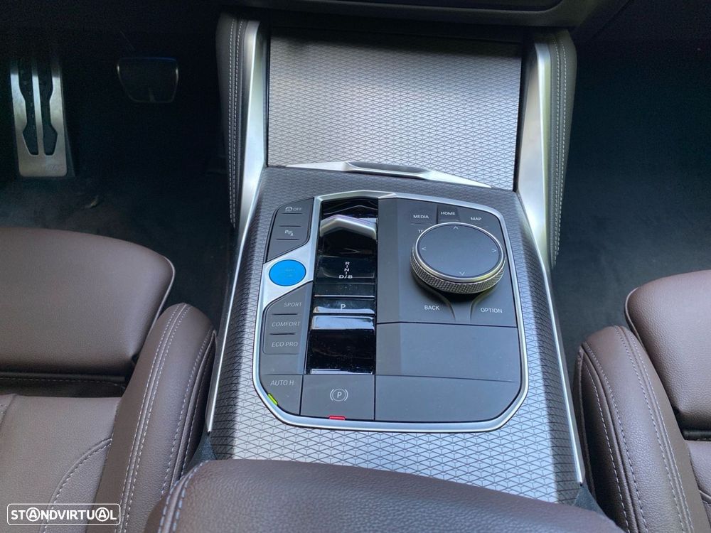 BMW i4 eDrive40 Pack Desportivo M - 10