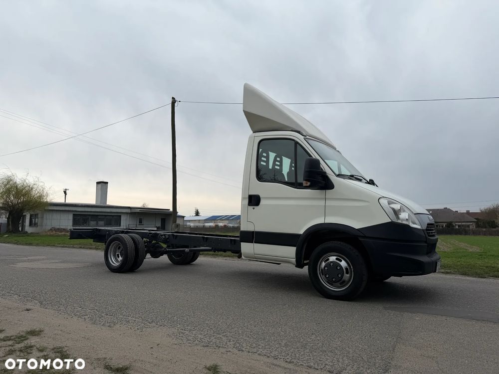 Iveco 35C15 * 3.0 / 150KM * Rama do zabudowy * Rozstaw osi: 4.1m * Koła bliźniacze * - 5