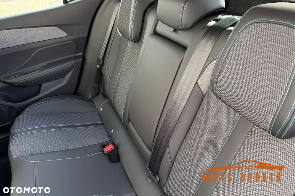 Peugeot 408 1.2 PureTech mHEV Allure S&S e-DSC6 - 9