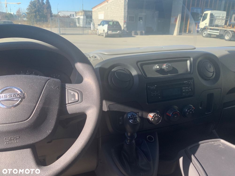 Nissan NV400 - 7