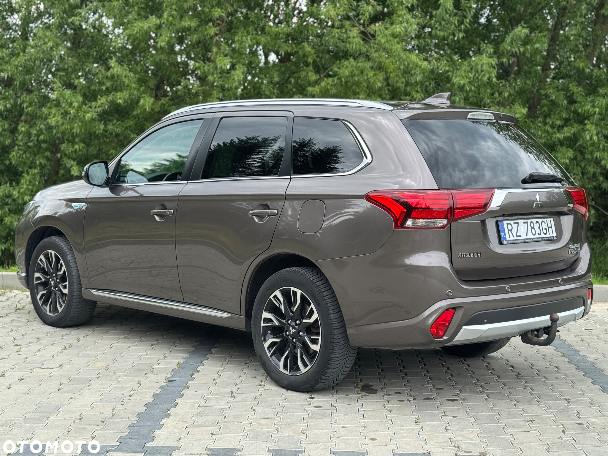 Mitsubishi Outlander 2.0 4WD Plug-In Hybrid - 3
