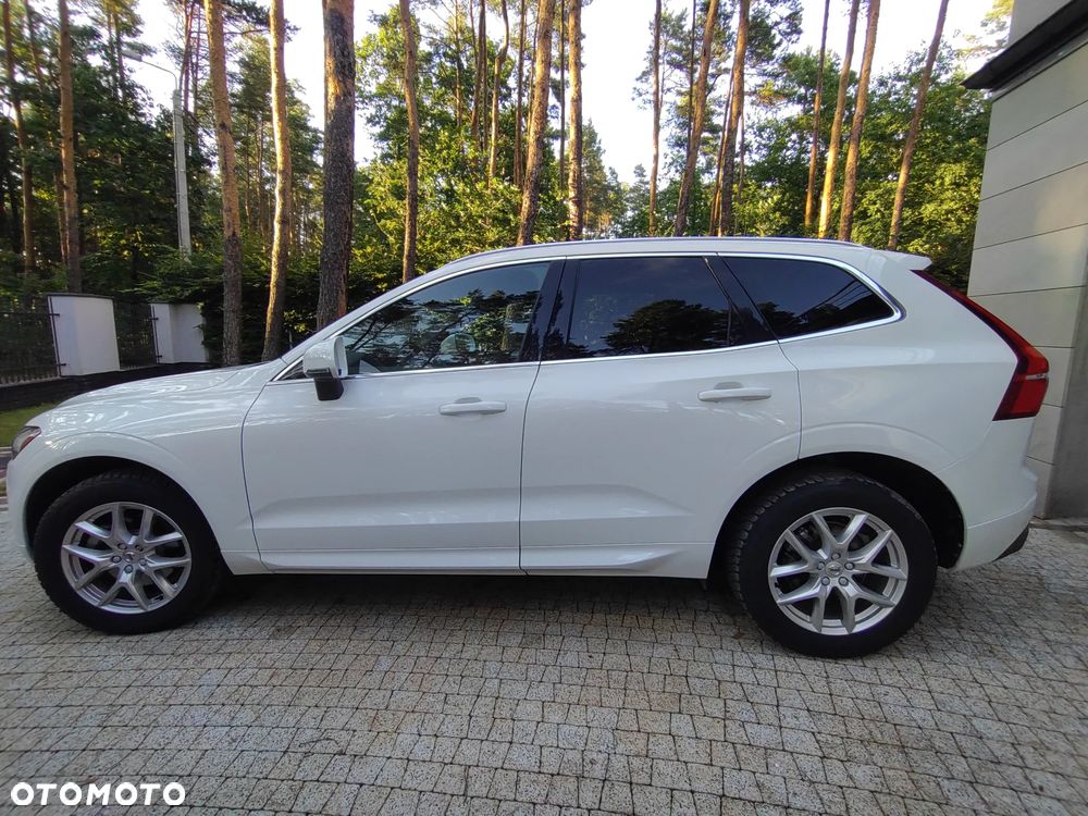 Volvo XC 60 T5 AWD Momentum - 1