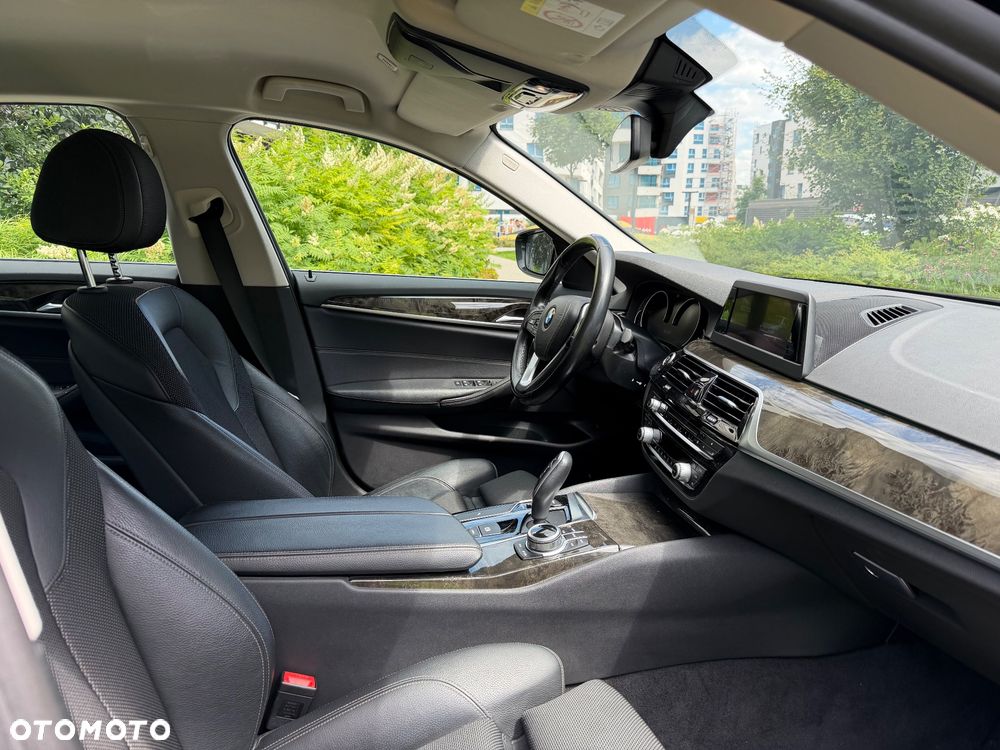 BMW Seria 5 520d xDrive Sport Line - 11