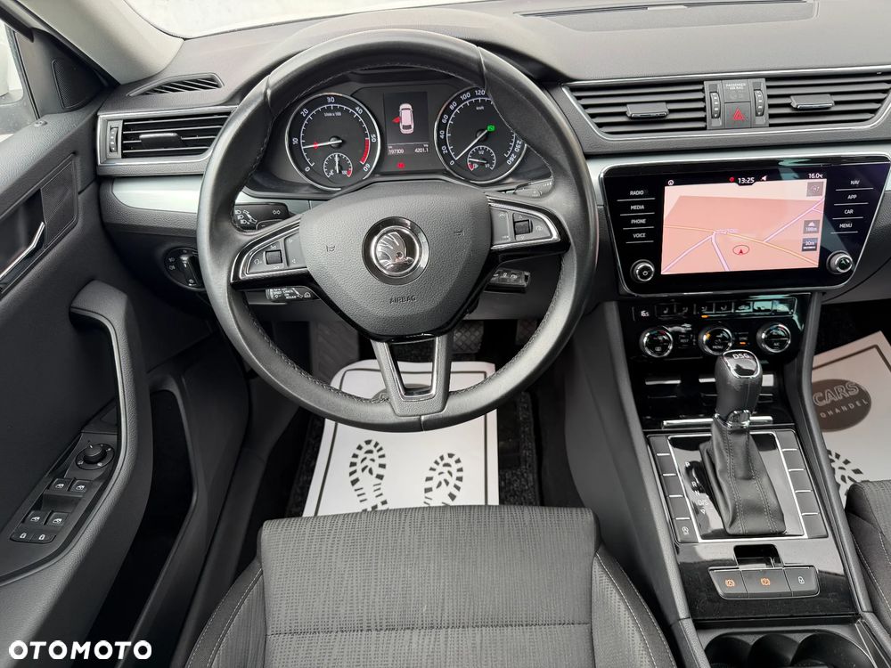 Skoda Superb 2.0 TDI DSG Style - 8