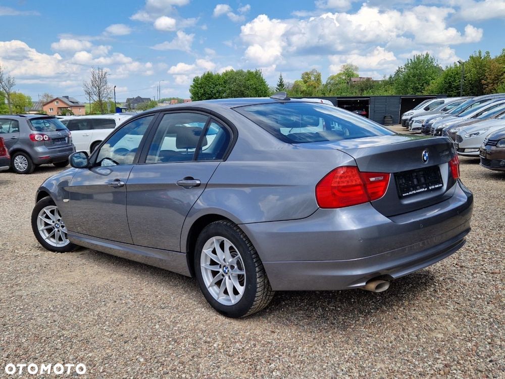 BMW Seria 3 318d - 4
