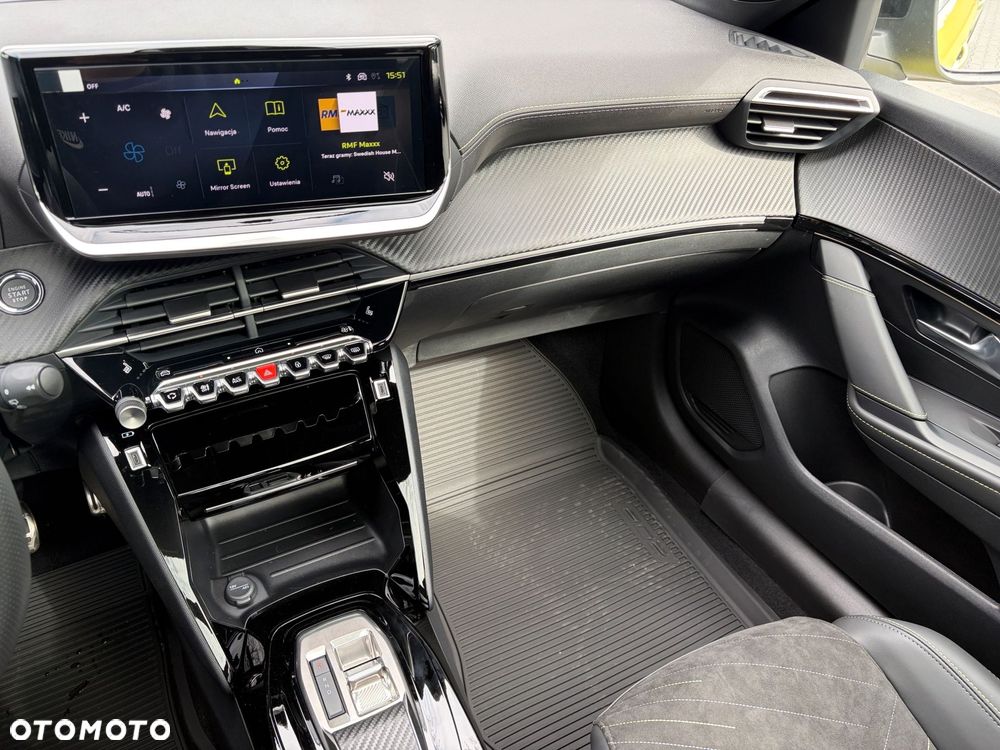 Peugeot 208 - 15