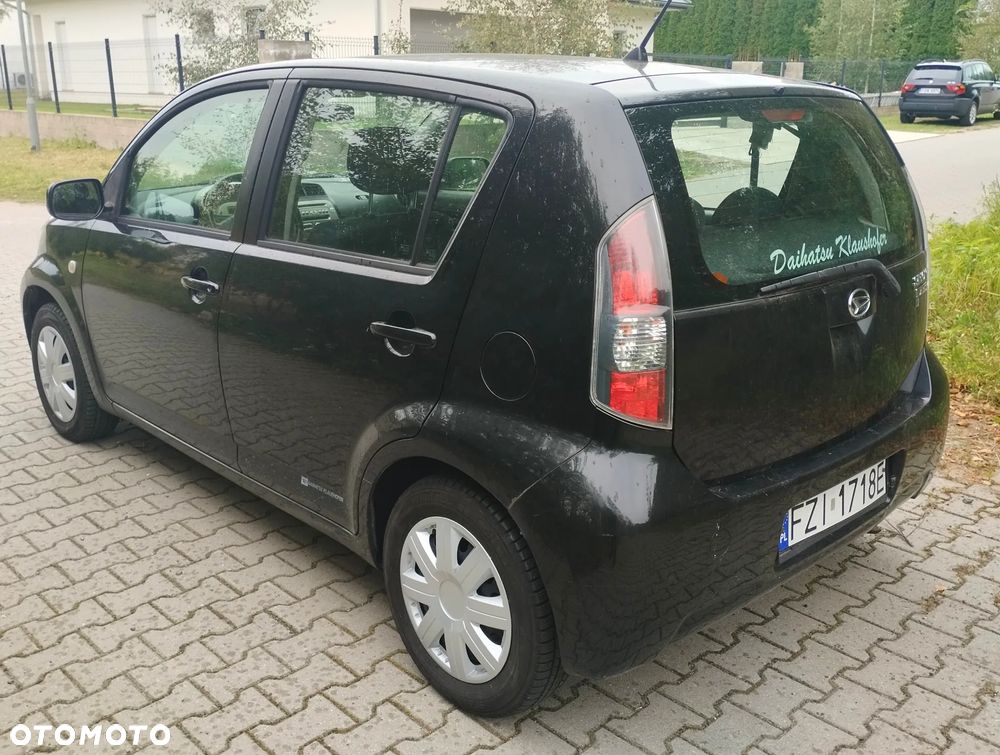 Daihatsu Sirion 1.0 - 3
