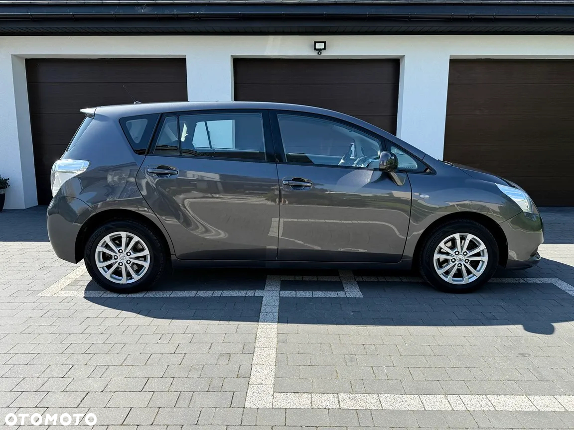 Toyota Verso 1.8 Edition - 9