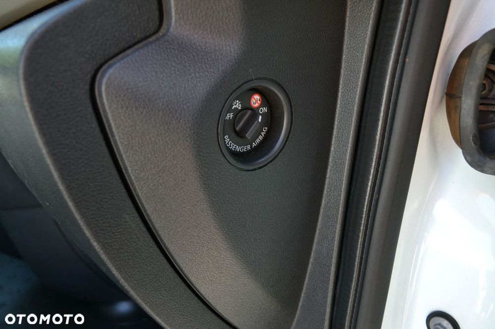 Nissan NV300 - 19