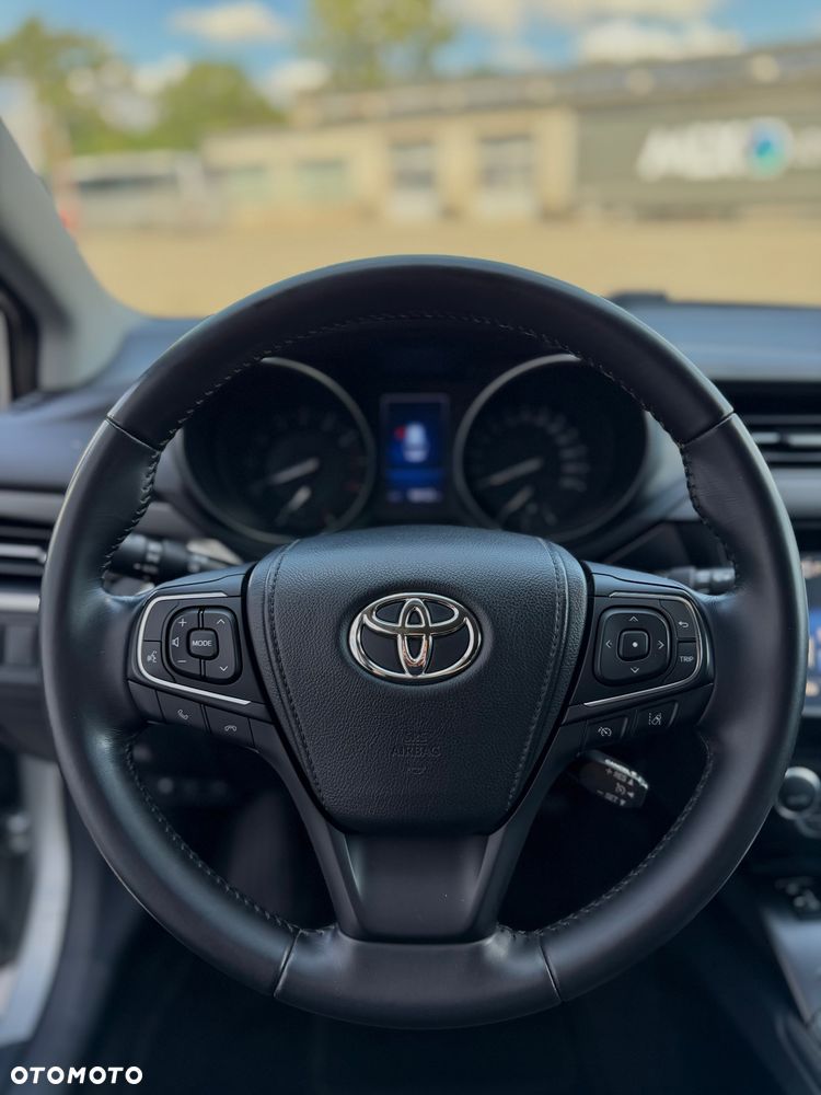 Toyota Avensis 1.8 Premium - 32