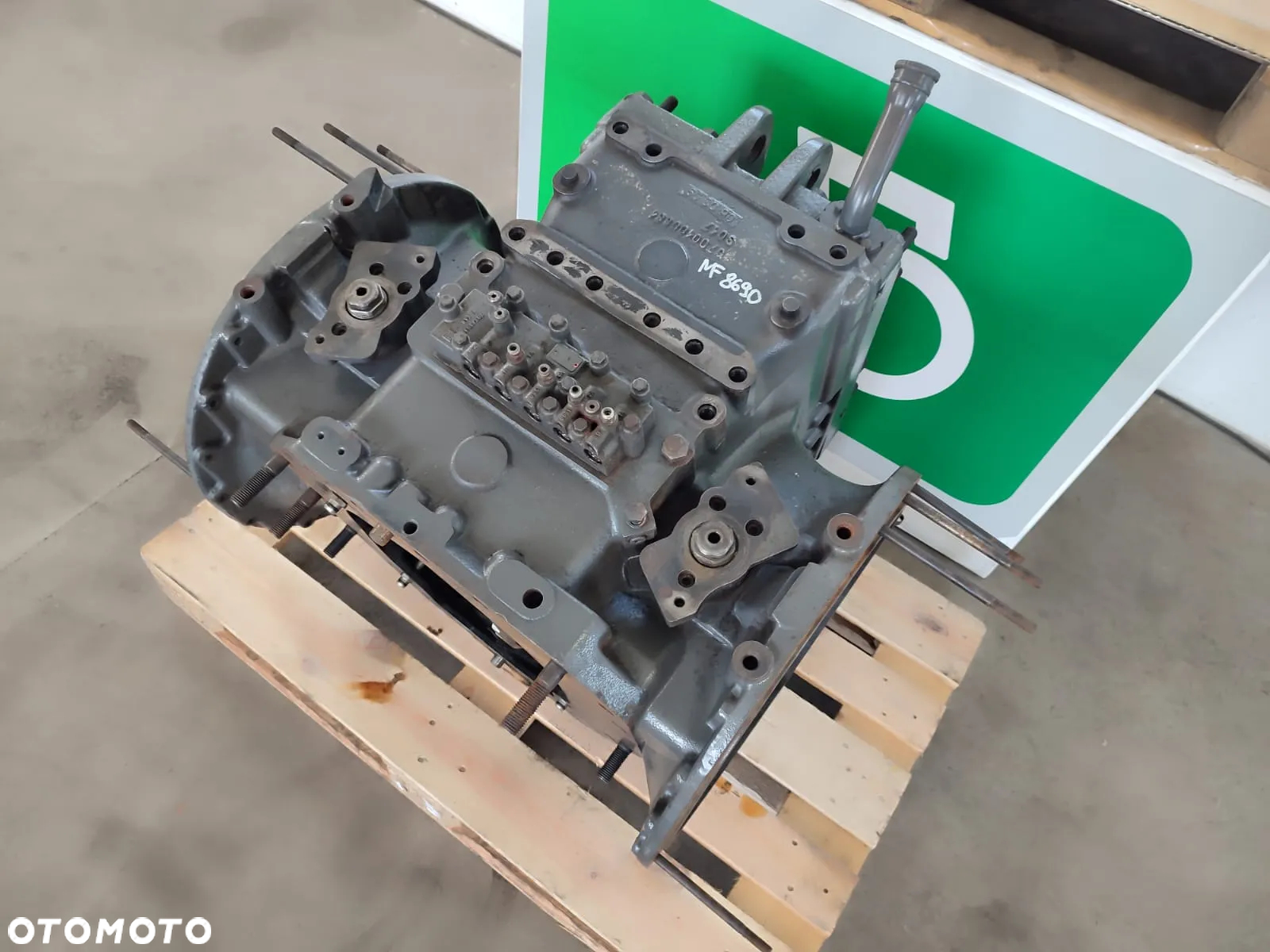 Dyferencjał tył 6700100661 MASSEY FERGUSON 8690 - 3