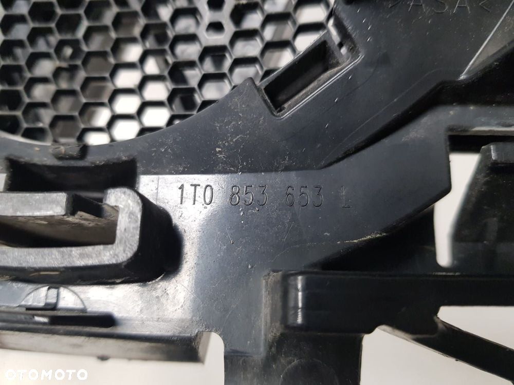 VW CADDY 2K5 10-15 GRILL ATRAPA ZDERZAKA 2K5853651 ORYGINAŁ - 7