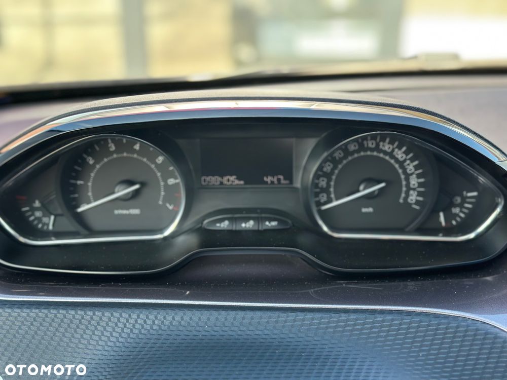 Peugeot 2008 120 VTI Automatik Active - 12