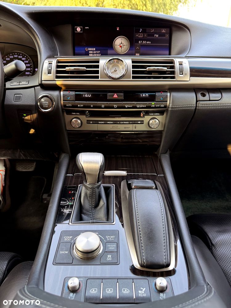 Lexus LS - 29