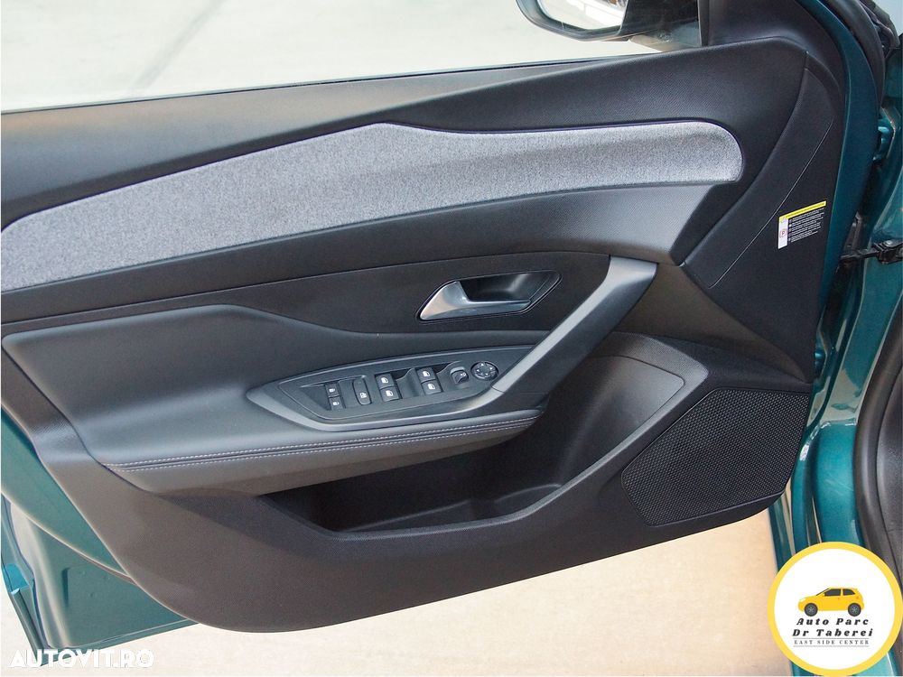 Peugeot 308 PureTech 130 GPF EAT8 Stop & Start Allure Business-Paket - 35