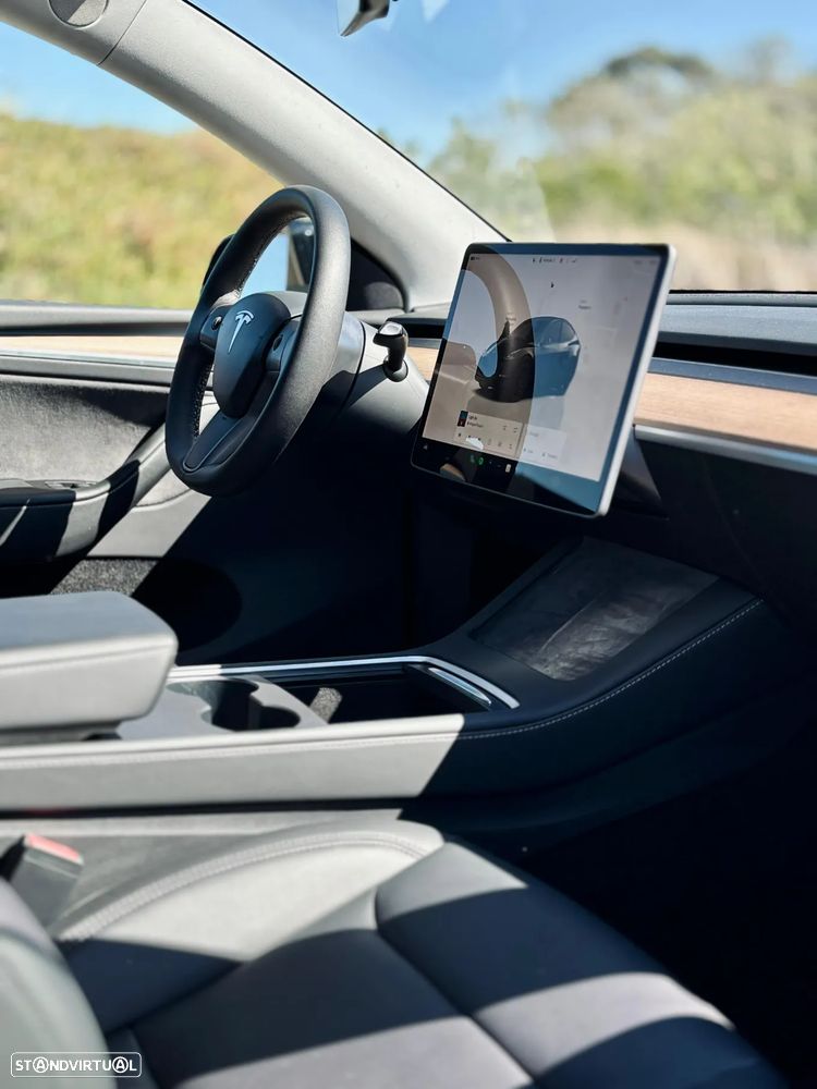Tesla Model Y Performance Dual Motor AWD - 7