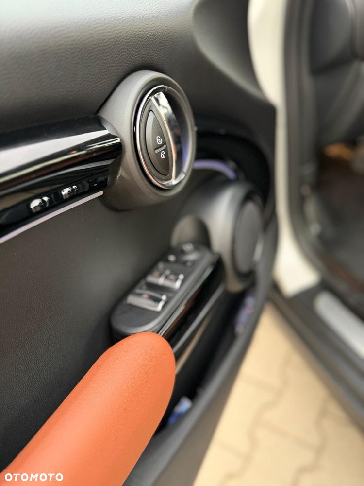 MINI Cooper Classic Trim - 18