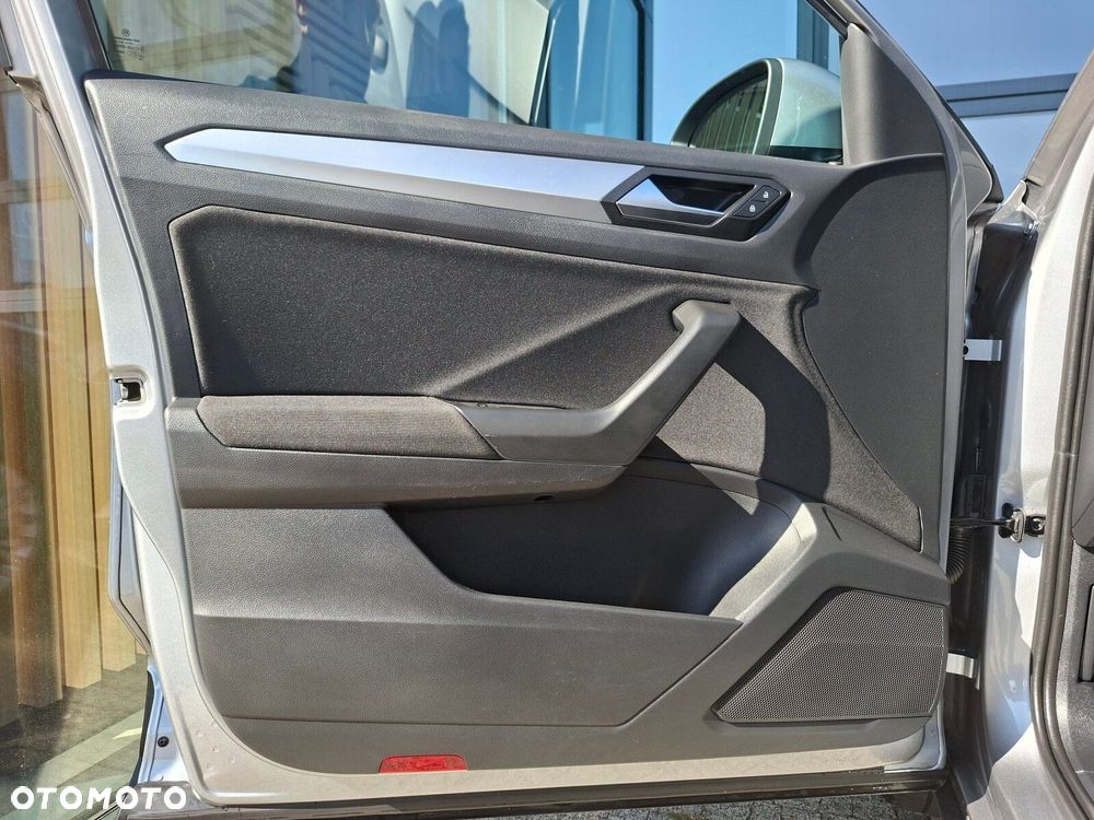 Volkswagen T-Roc - 10