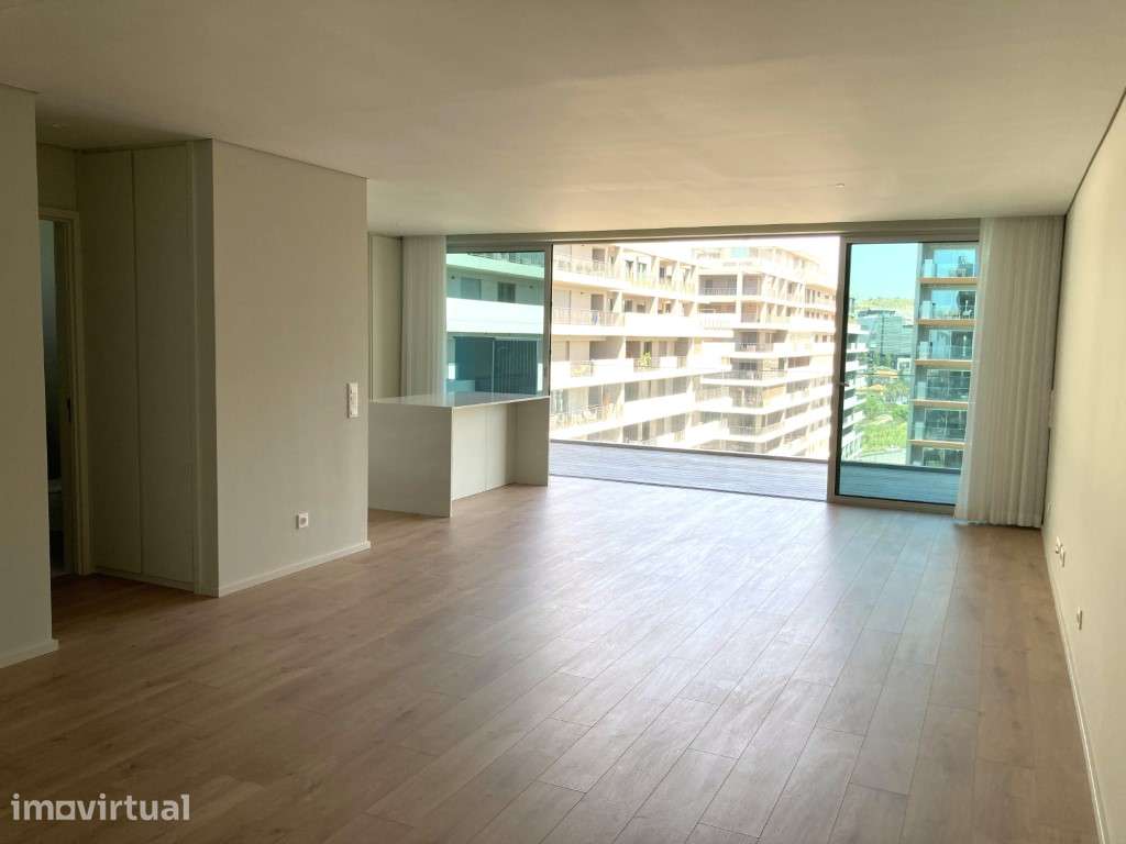 Apartamento T3 em condomínio, para venda em Miraflores - Grande imagem: 3/45
