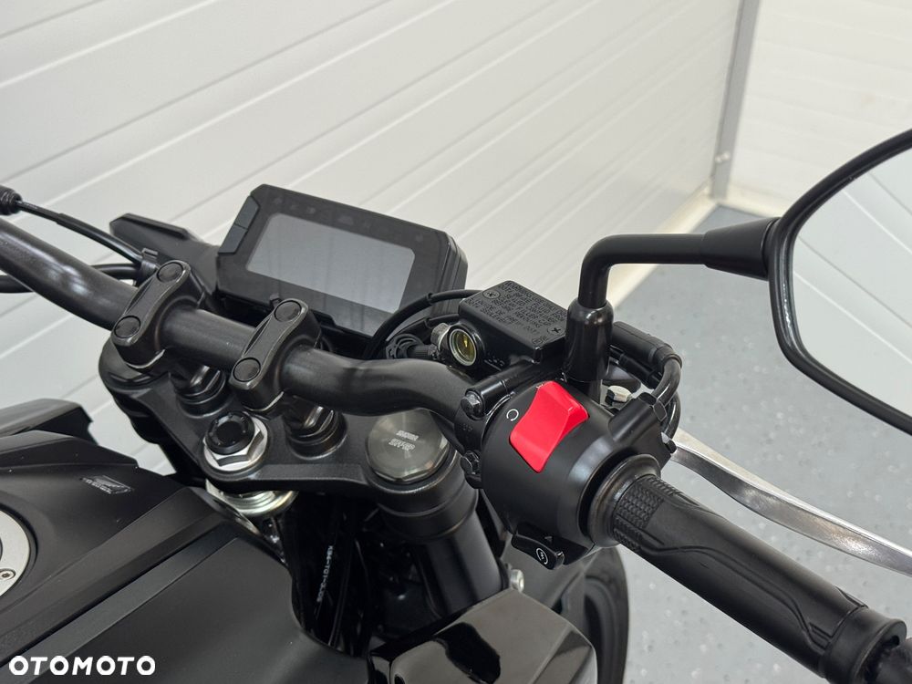Honda CB - 12