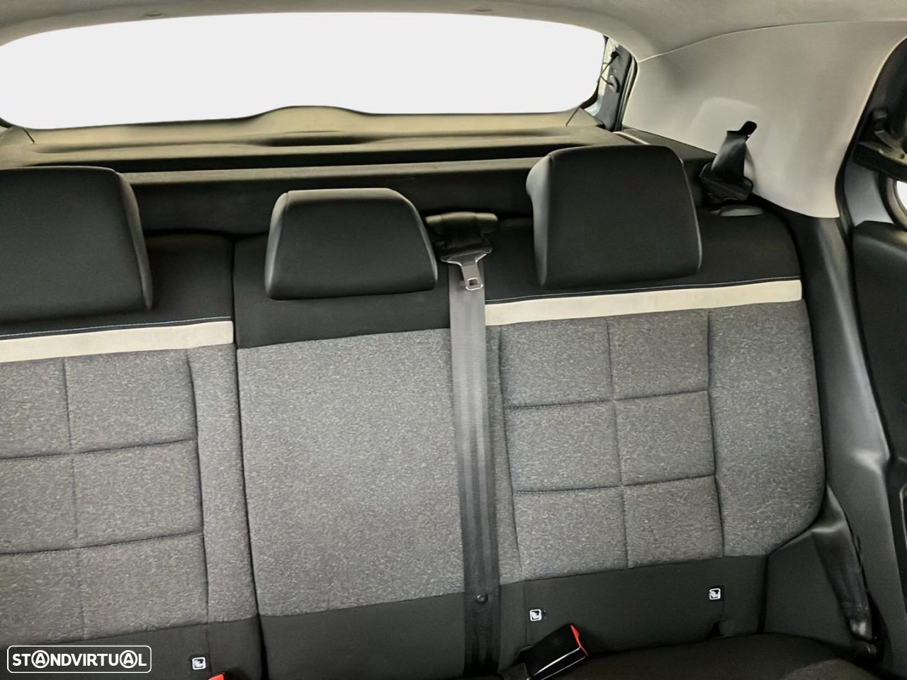 Citroën C4 Cactus 1.5 BlueHDi Shine EAT6 - 16