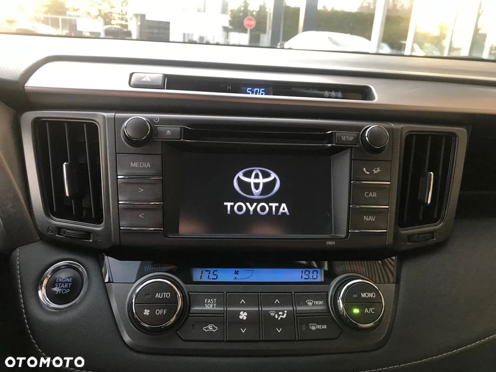 Toyota RAV4 2.0 D-4D Premium - 30