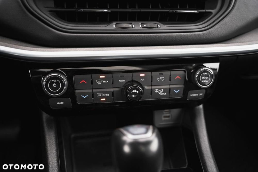 Jeep Compass - 22
