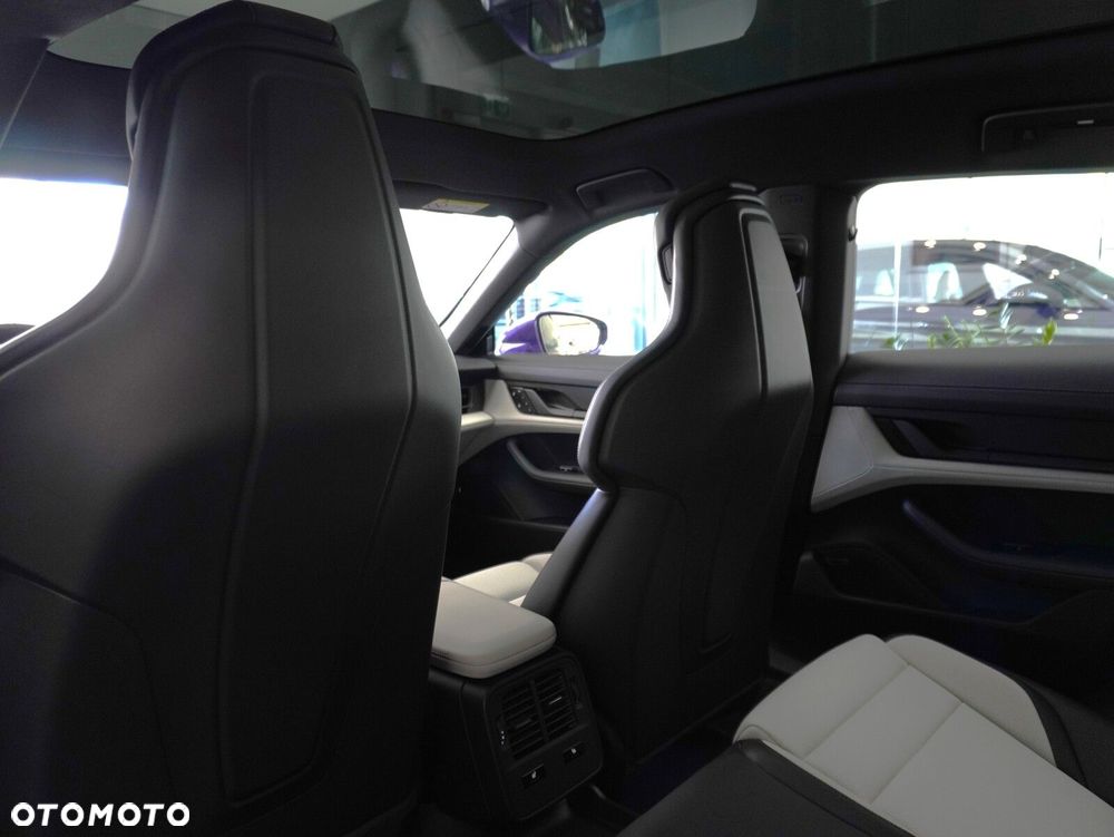 Porsche Taycan 105kWh 4S Black Edition - 34