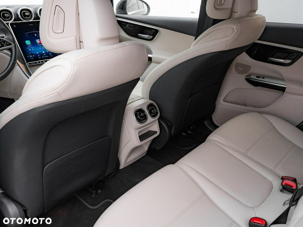 Mercedes-Benz GLC - 21