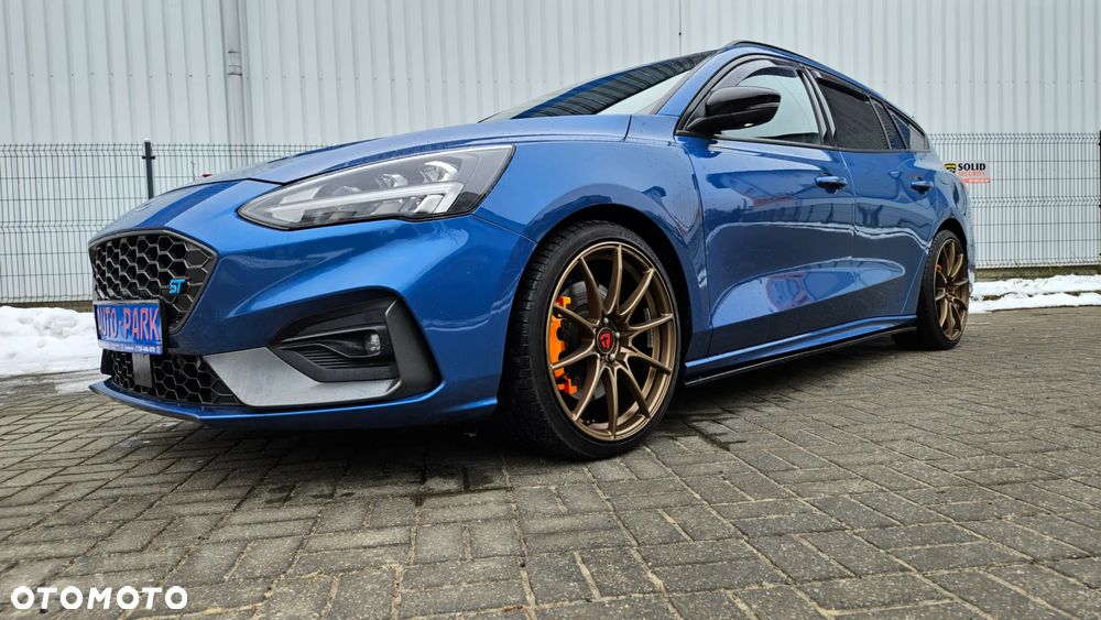 Ford Focus 2.0 EcoBlue S&S ST mit Styling-Paket - 11