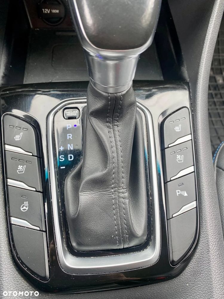 Hyundai IONIQ Hybrid Platinum - 15