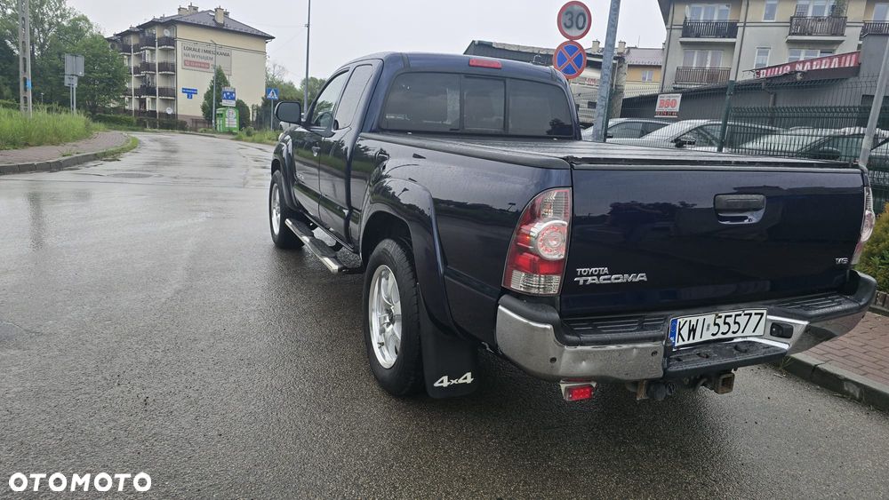 Toyota Tacoma - 12