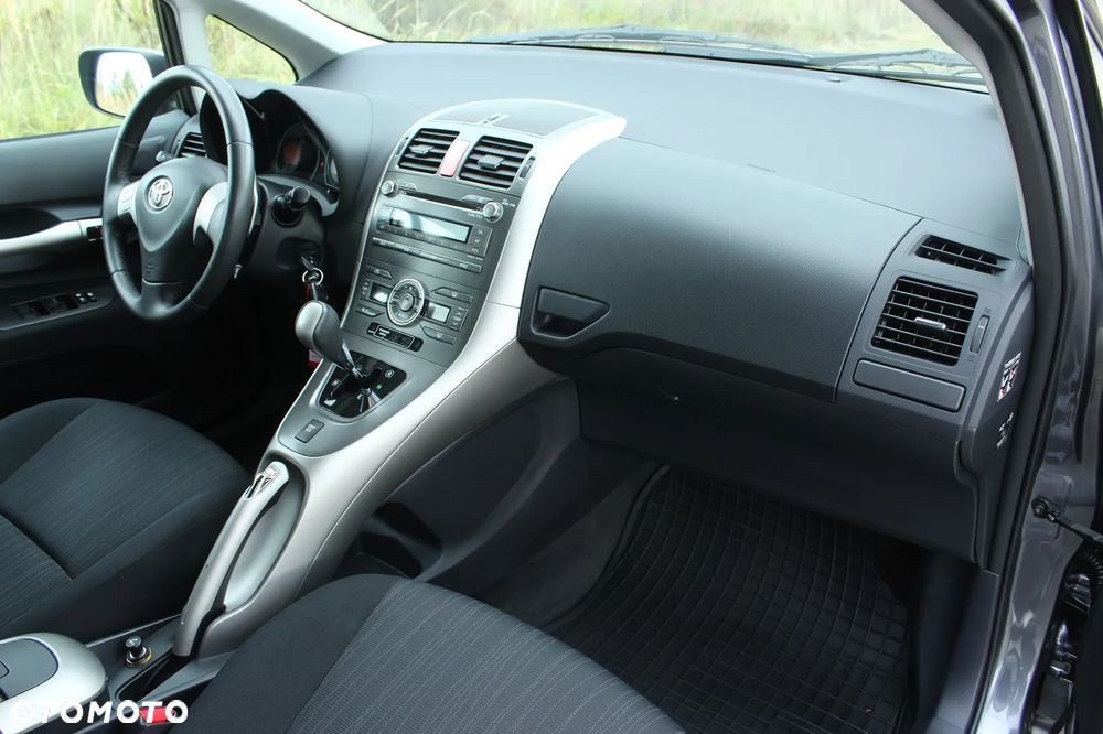 Toyota Auris 1.6 MultiMode Executive - 26