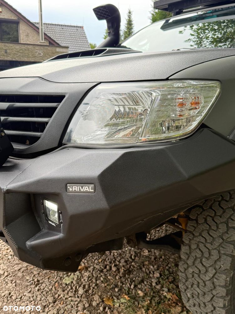 Toyota Hilux 3.0 D-4D SR5 - 8