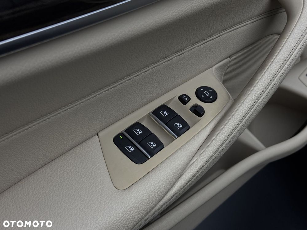 BMW Seria 5 530i xDrive M Sport sport - 23