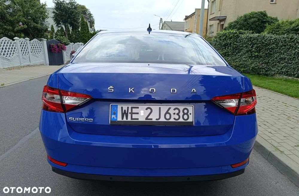 Skoda Superb 2.0 TDI Ambition - 4