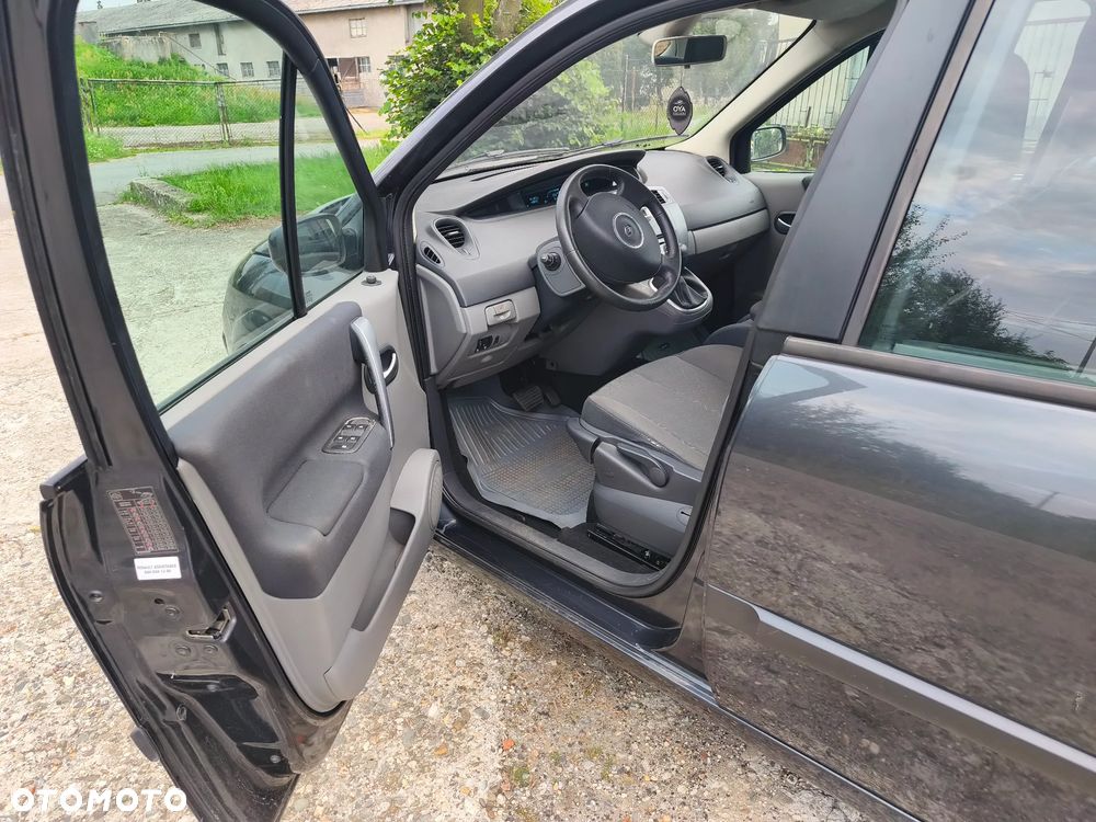 Renault Scenic 2.0 16V Privilege - 8