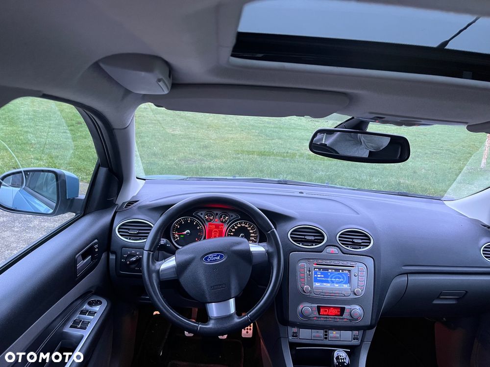 Ford Focus 1.8 Ghia - 17