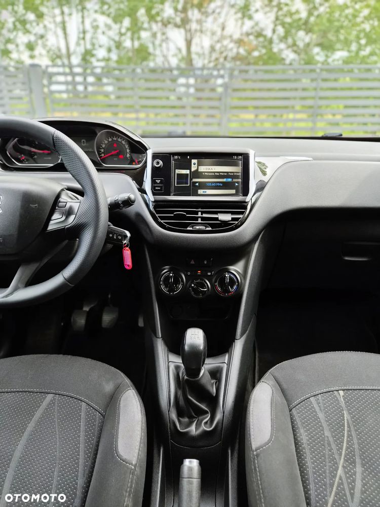 Peugeot 208 - 16