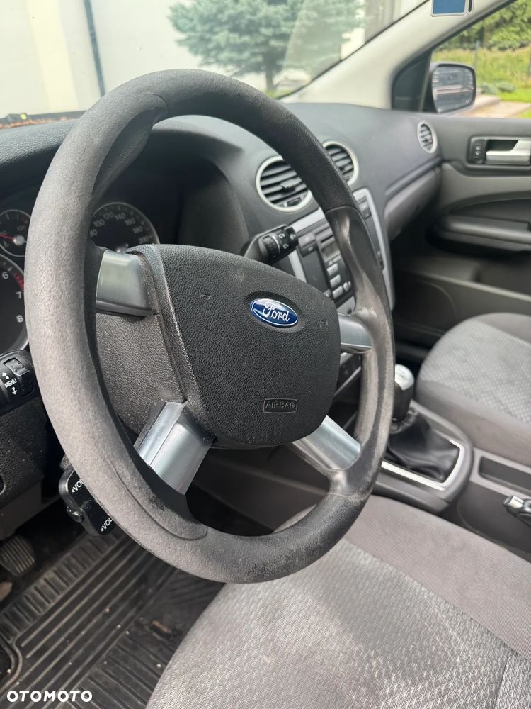 Ford Focus 1.6 Ambiente - 5