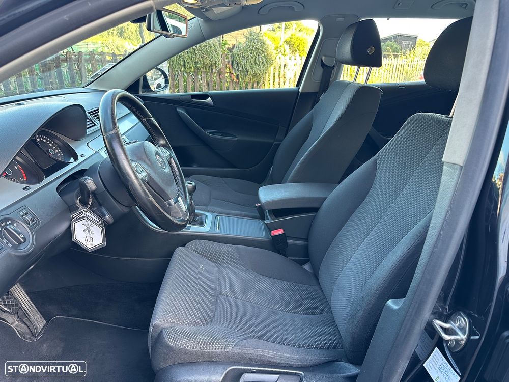 VW Passat 1.6 TDI Confortline - 13