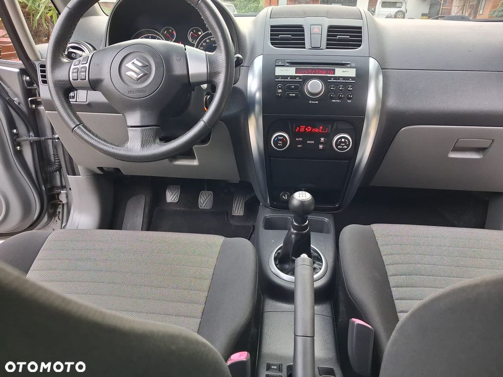 Suzuki SX4 1.6 VVT 4x2 Comfort - 14